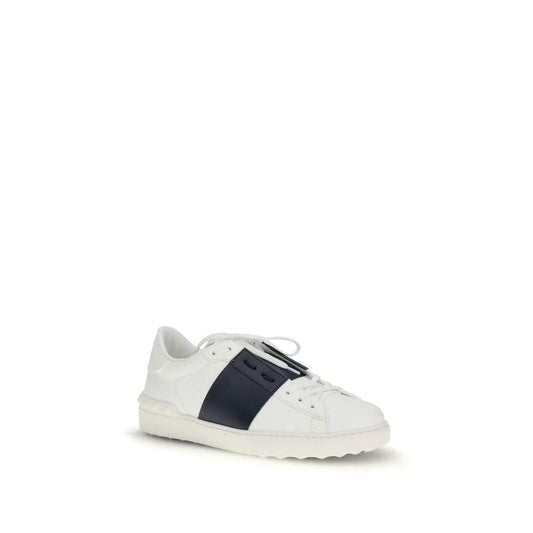Valentino Garavani Schwarze Kalbsleder Bos Taurus Low-Top-Sneaker by Valentino Garavani