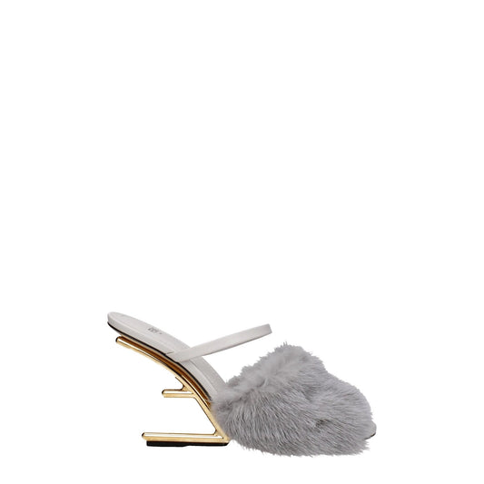 Fendi Graue Pantoffeln aus Nerz by Fendi