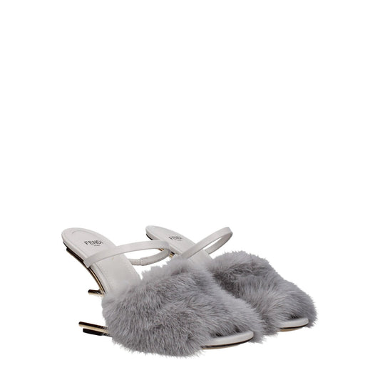 Fendi Graue Pantoffeln aus Nerz by Fendi