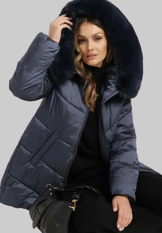 Damen Steppjacke mit Kapuze & Kunstfell - Warm gefüttert, locker geschnitten in Dunkelblau für Herbst und Winter.