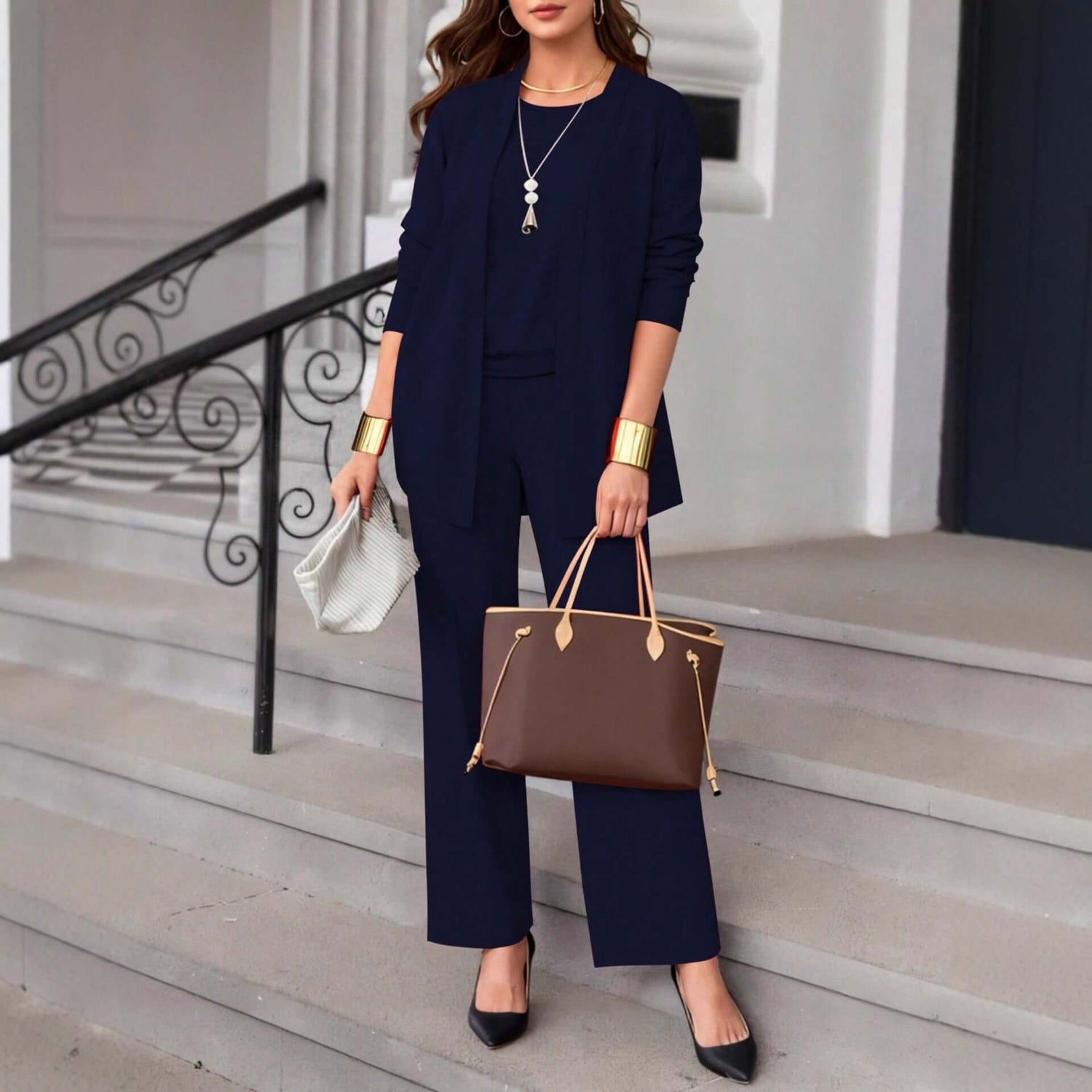 Damen Sets - stilvolles, modernes Outfit in Blau mit eleganten Accessoires für jeden Anlass