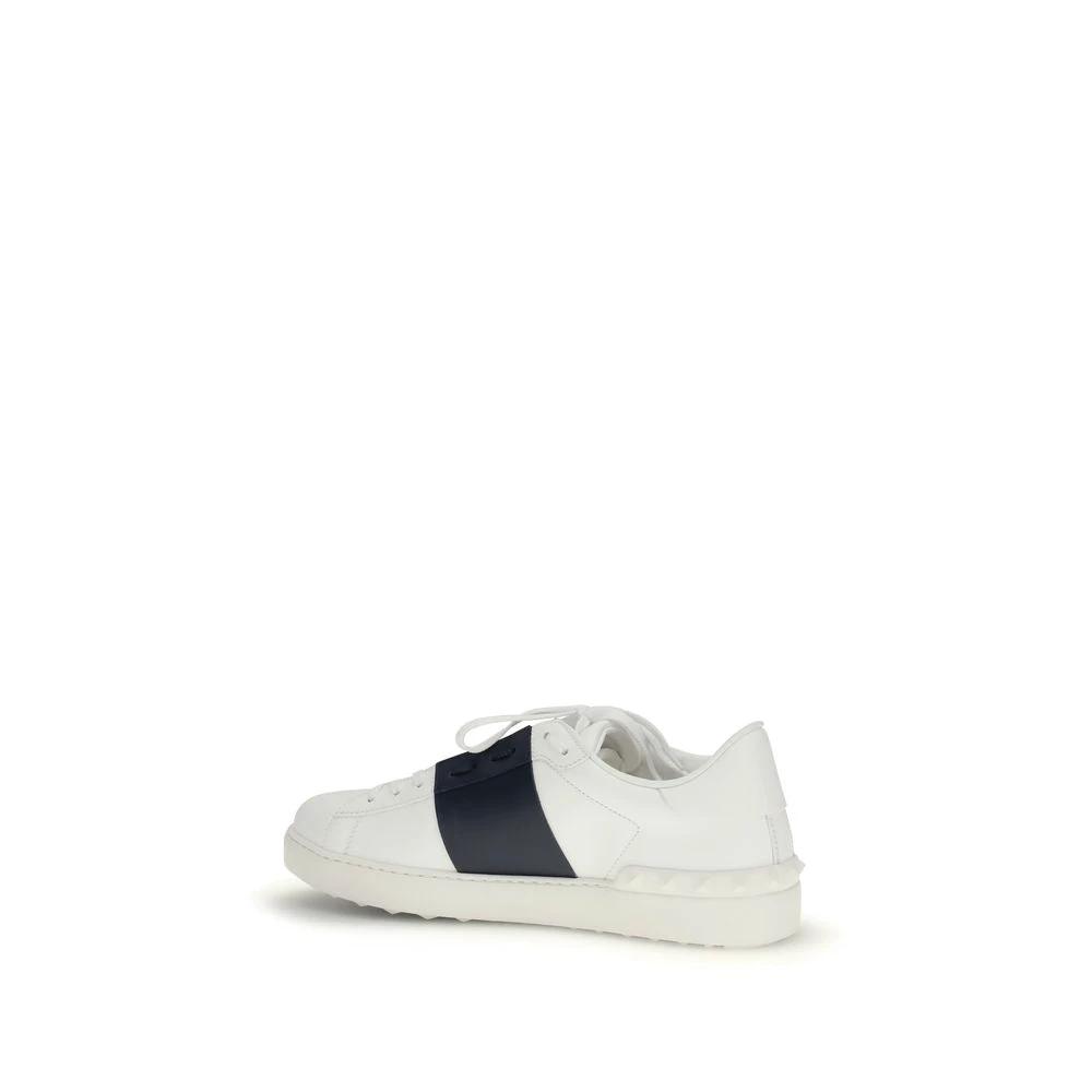 Valentino Garavani Schwarze Kalbsleder Bos Taurus Low-Top-Sneaker by Valentino Garavani