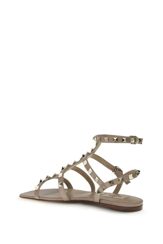 Valentino Garavani Beige Kalbsleder Bos Taurus Flache Sandalen by Valentino Garavani