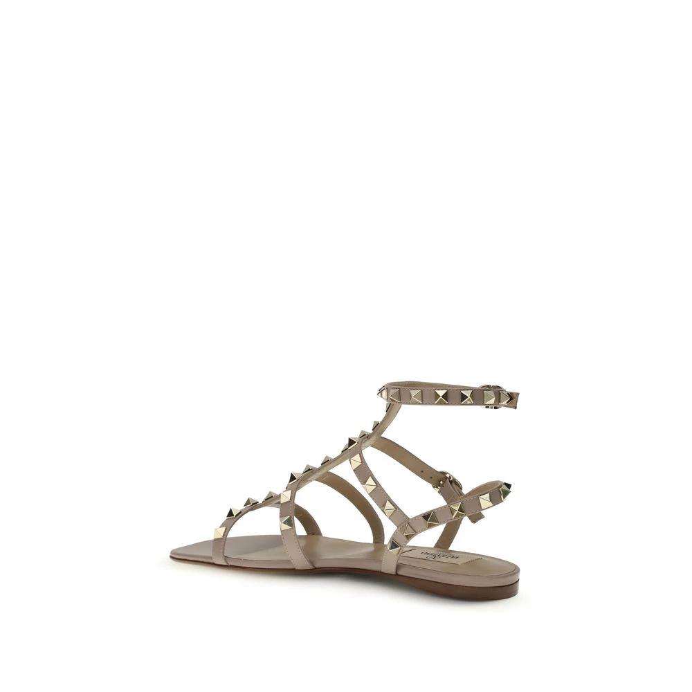 Valentino Garavani Beige Kalbsleder Bos Taurus Flache Sandalen by Valentino Garavani