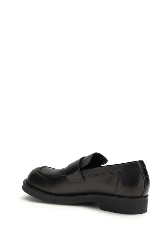 MM6 Schwarze Bos Taurus Kalbsleder Loafer zum Hineinschlüpfen by MM6