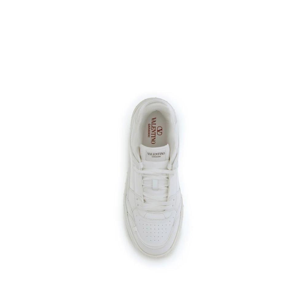 Valentino Garavani Weiße Low-Top-Sneaker aus Kalbsleder Bos Taurus by Valentino Garavani
