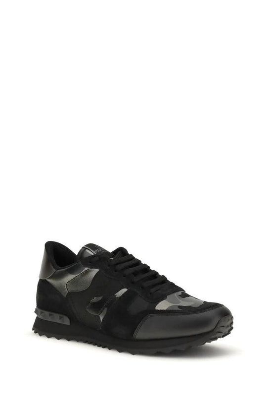 Valentino Garavani Schwarze Bos Taurus Kalbsleder Sneaker by Valentino Garavani