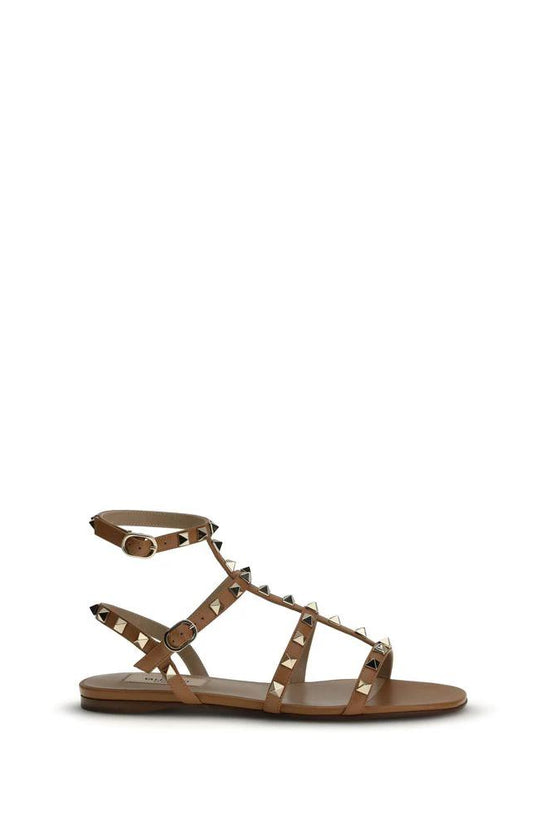 Valentino Garavani Beige Kalbsleder Bos Taurus Flache Sandalen by Valentino Garavani