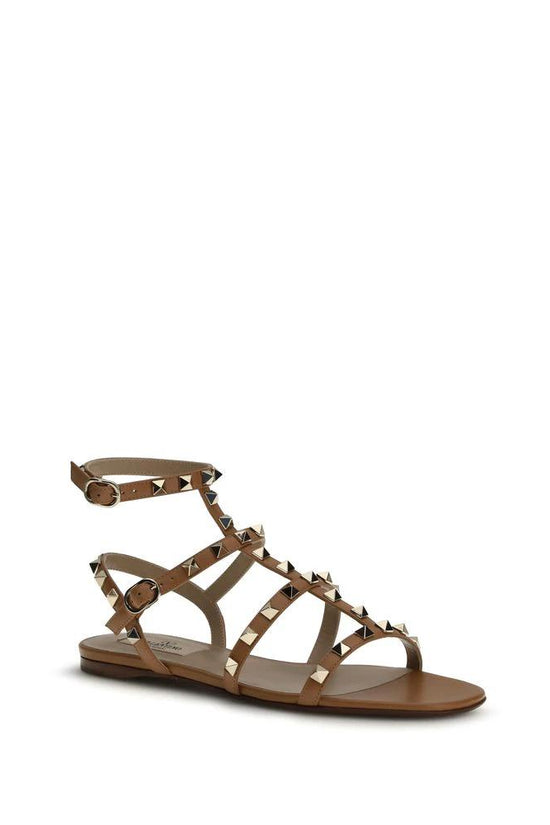 Valentino Garavani Beige Kalbsleder Bos Taurus Flache Sandalen by Valentino Garavani