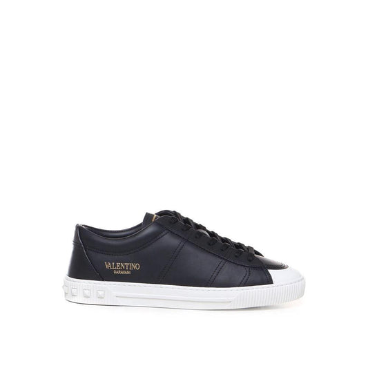 Valentino Garavani Schwarze Kalbsleder Low-Top-Sneaker by Valentino Garavani