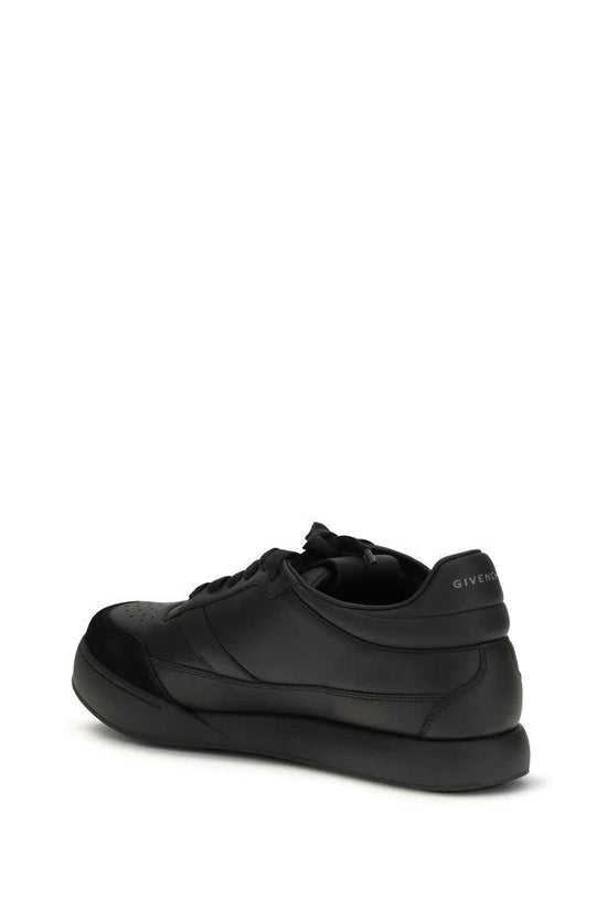 Givenchy Schwarze Kalbsleder Bos Taurus Low-Top-Sneaker by Givenchy