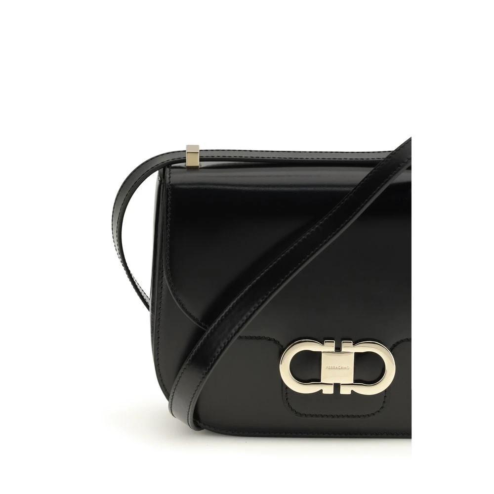 Ferragamo Schwarze Bos Taurus Kalbsleder Schultertasche by Ferragamo
