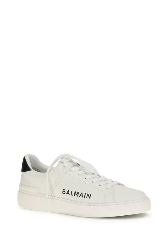 Balmain Weiße Bos Taurus Kalbsleder Low-Top-Sneaker by Balmain