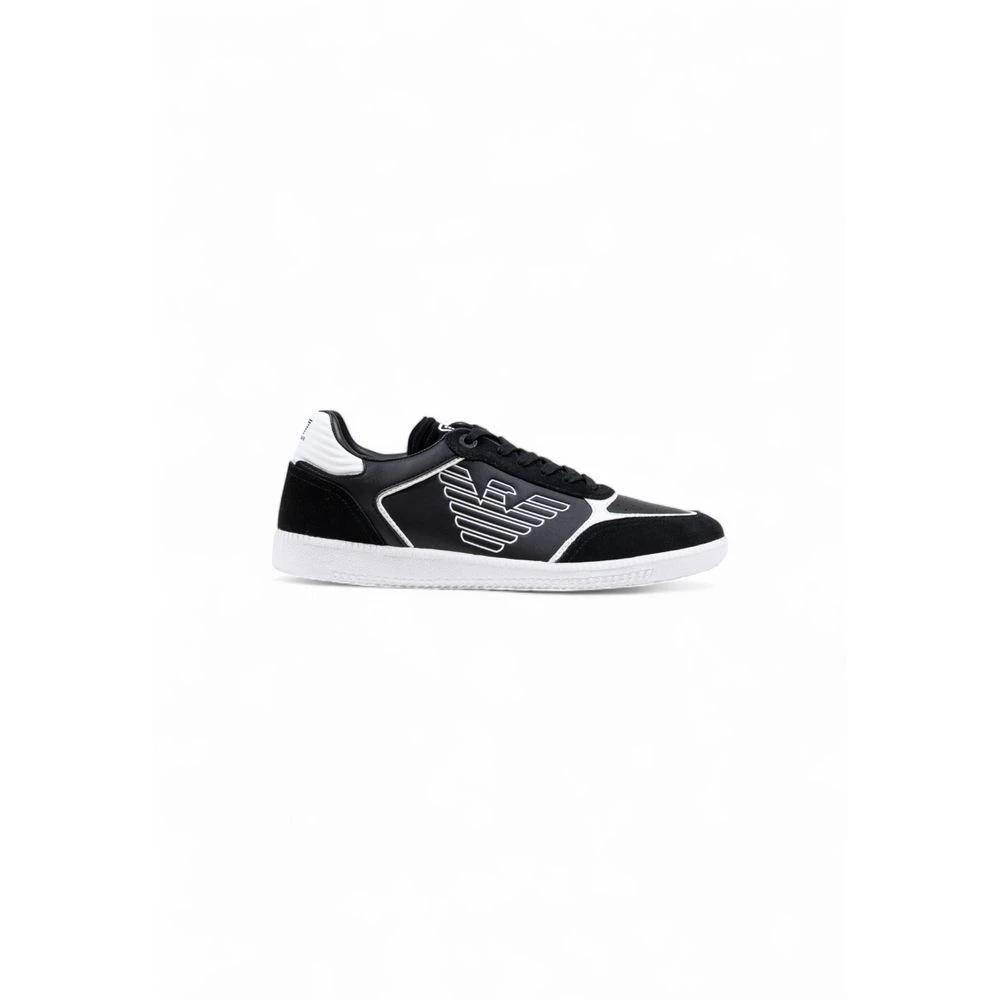 EA7 Emporio Armani Schwarze und weiße Leder-Sneaker im Athletic-Stil by EA7 Emporio Armani