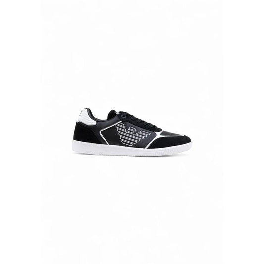 EA7 Emporio Armani Schwarze und weiße Leder-Sneaker im Athletic-Stil by EA7 Emporio Armani