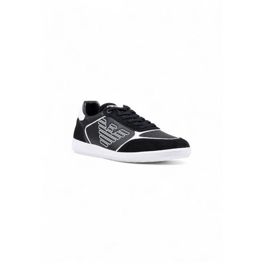 EA7 Emporio Armani Schwarze und weiße Leder-Sneaker im Athletic-Stil by EA7 Emporio Armani