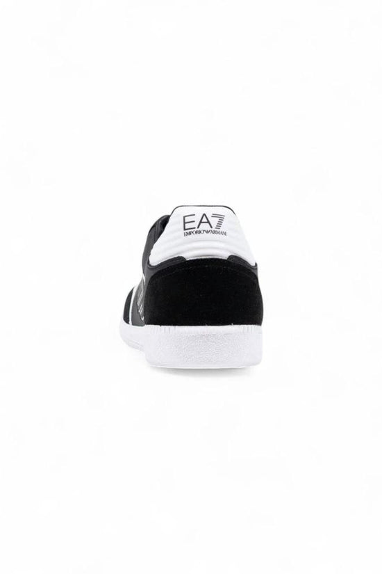EA7 Emporio Armani Schwarze und weiße Leder-Sneaker im Athletic-Stil by EA7 Emporio Armani