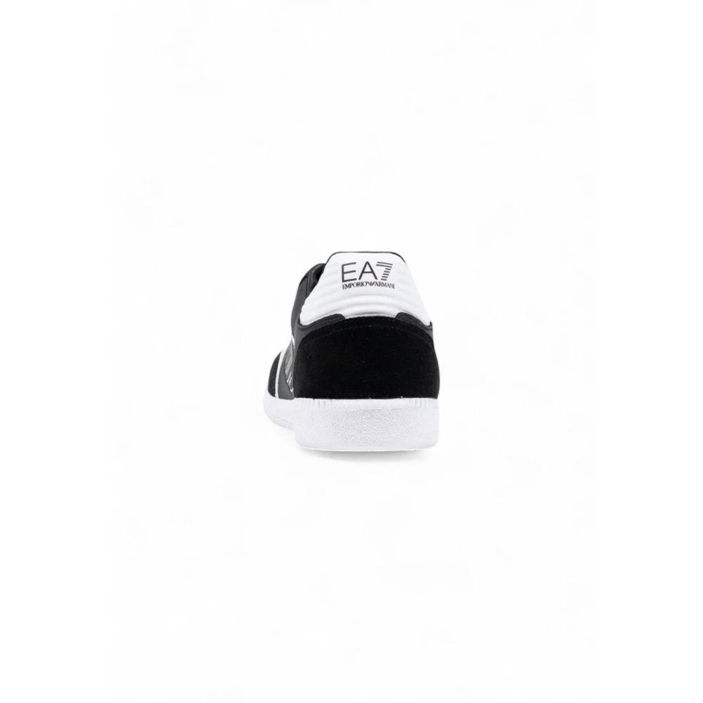 EA7 Emporio Armani Schwarze und weiße Leder-Sneaker im Athletic-Stil by EA7 Emporio Armani