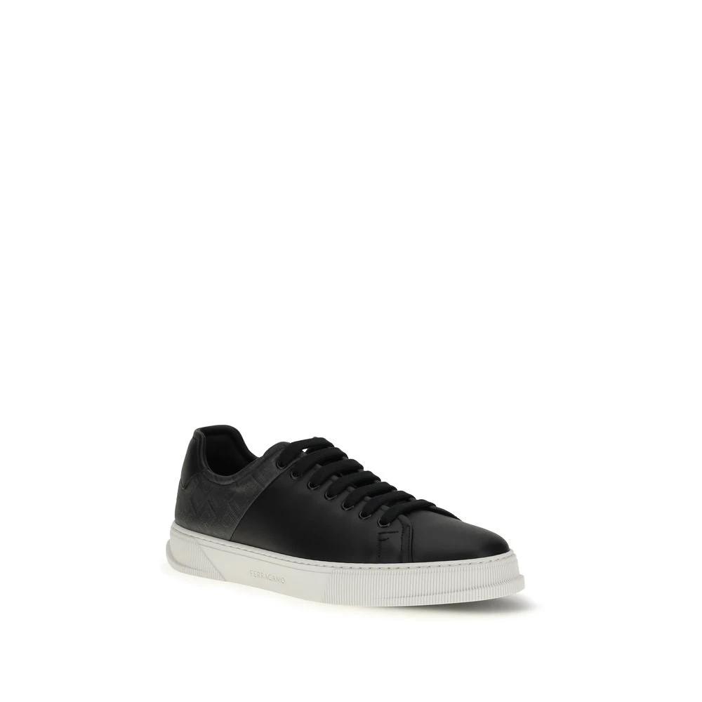 Ferragamo Schwarze Bos Taurus Kalbsleder Low-Top-Sneaker by Ferragamo