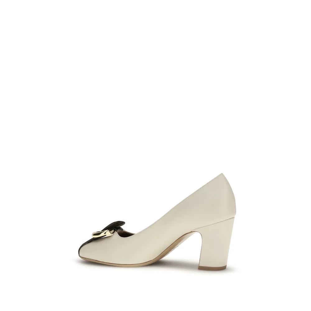 Ferragamo Beige Kalbsleder Bos Taurus Pumps mit hohem Absatz by Ferragamo
