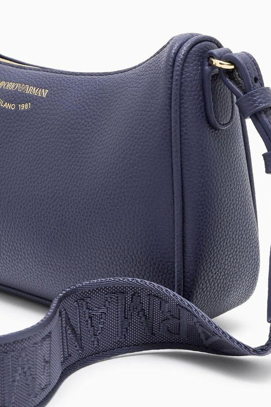 Emporio Armani Blaue Schultertasche aus Polyethylen by Emporio Armani