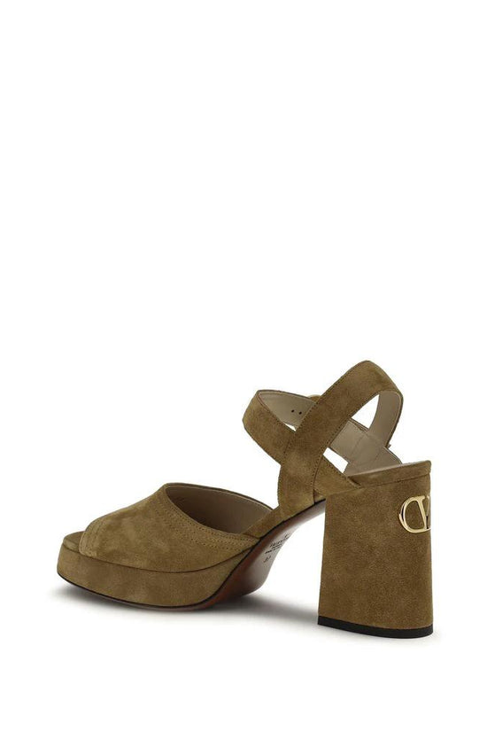 Valentino Garavani Beige Kalbsleder Bos Taurus Plateau-Sandalen by Valentino Garavani