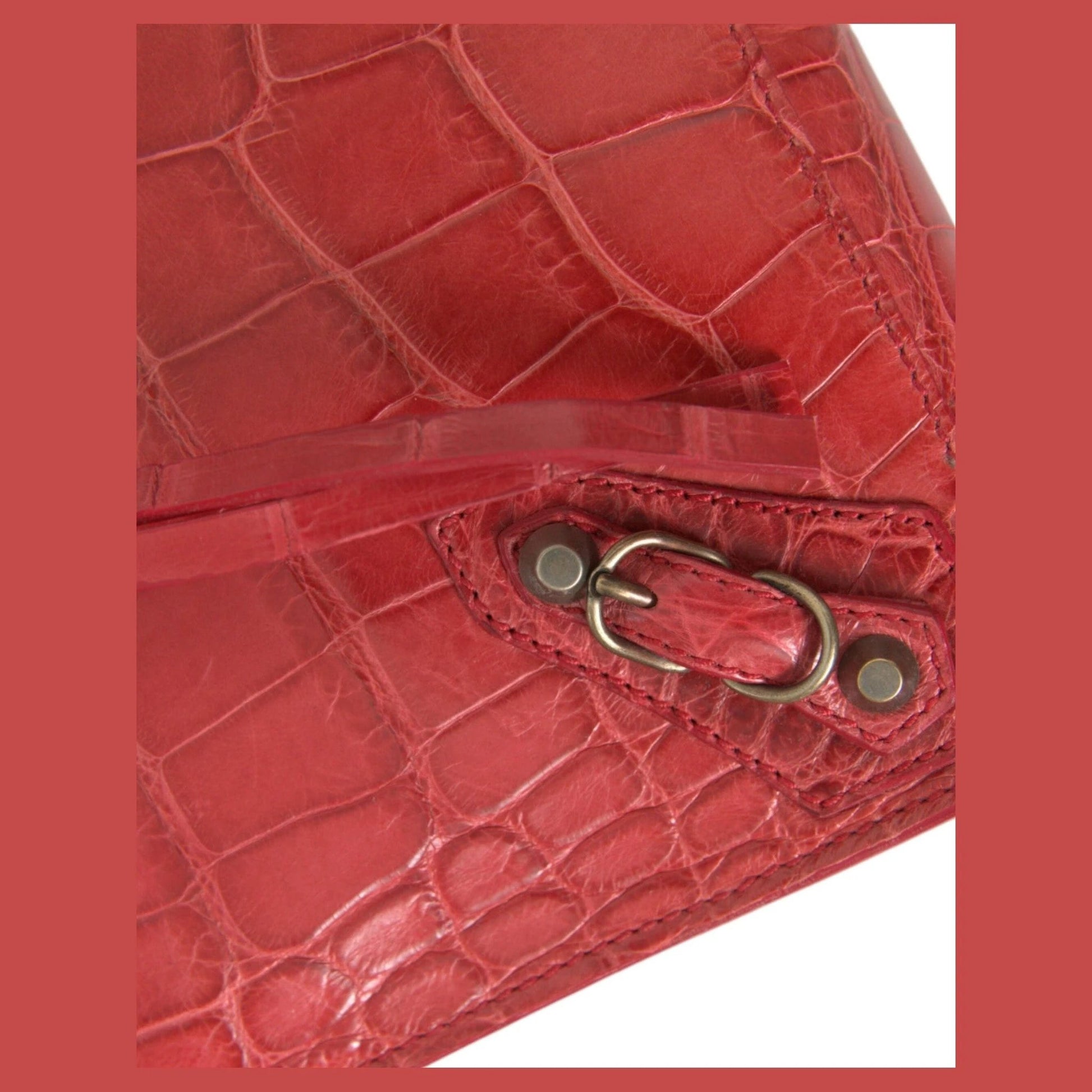 Balenciaga Clutch Rot Alligatorleder Exotisch | ELORÉ by Balenciaga