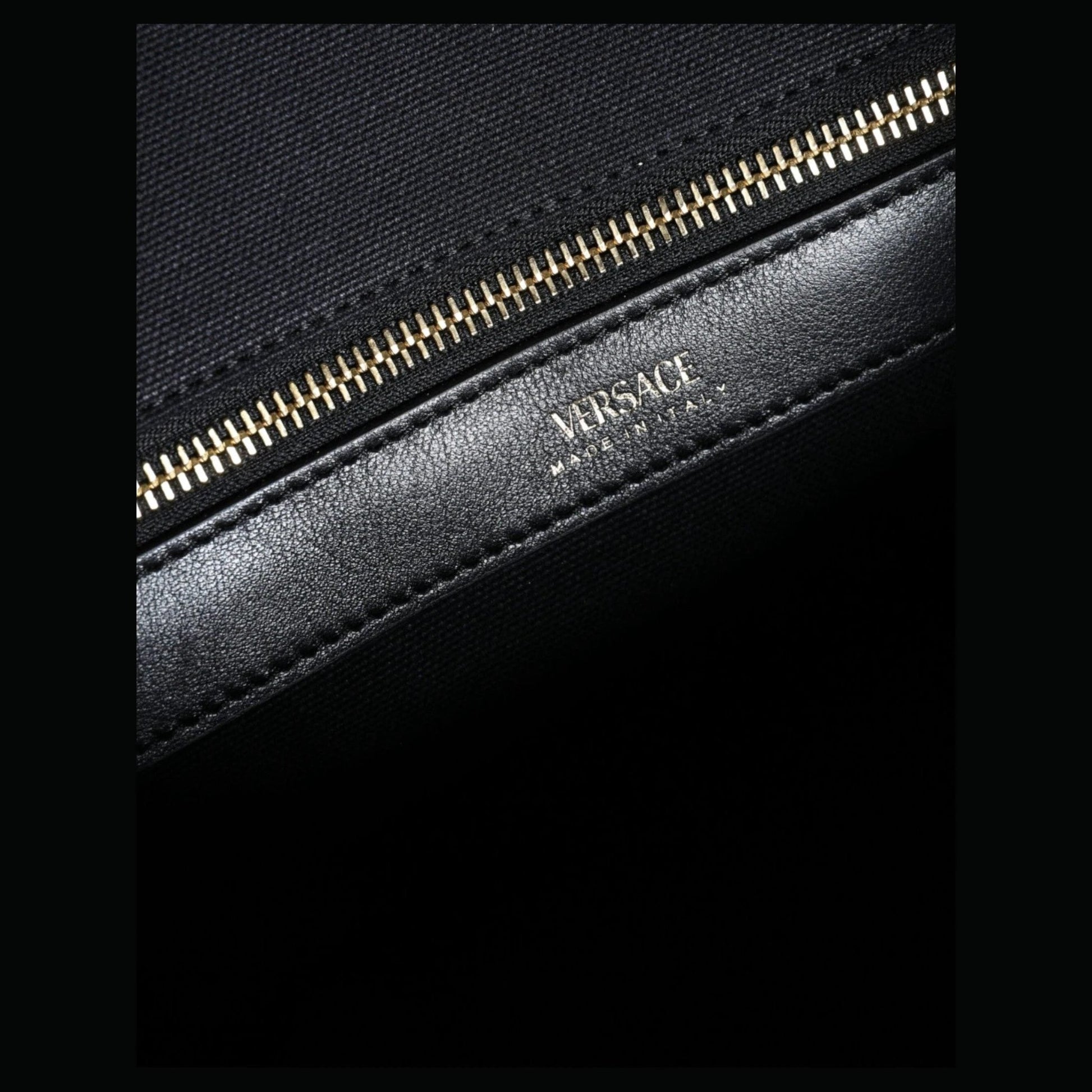 Versace Umhängetasche Schwarz | ELORÉ by Versace