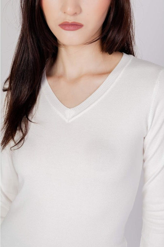 Guess Pullover Langarm Feinstrick V Ausschnitt Weiß | ELORÉ by Guess
