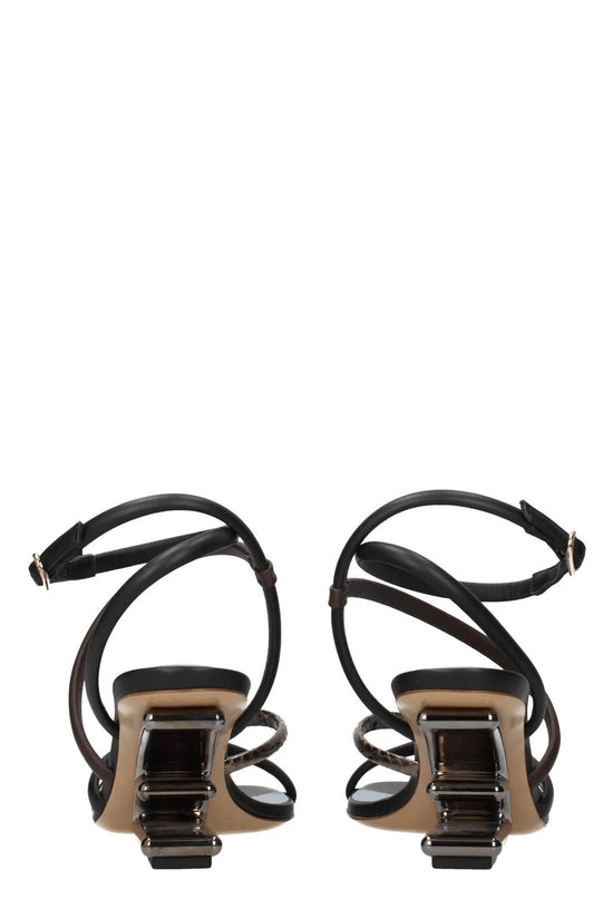 Fendi Flache Sandalen aus Leder in verschiedenen Farben by Fendi