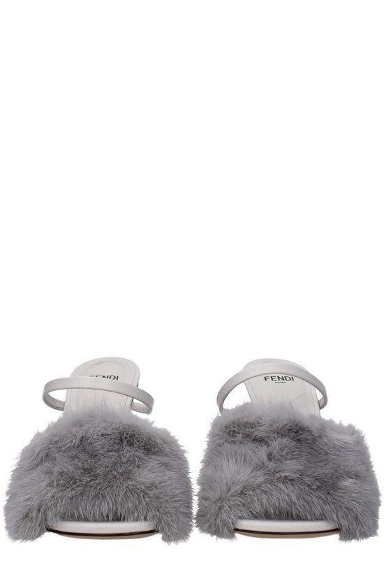 Fendi Graue Pantoffeln aus Nerz by Fendi