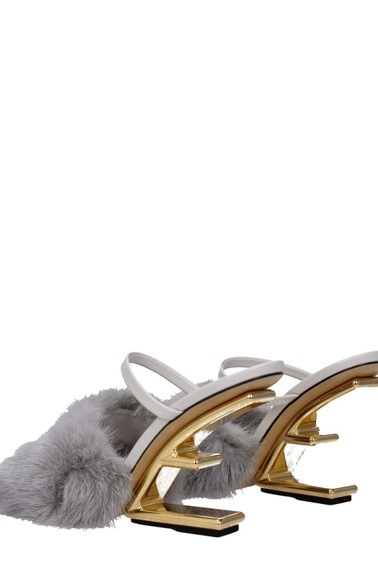 Fendi Graue Pantoffeln aus Nerz by Fendi