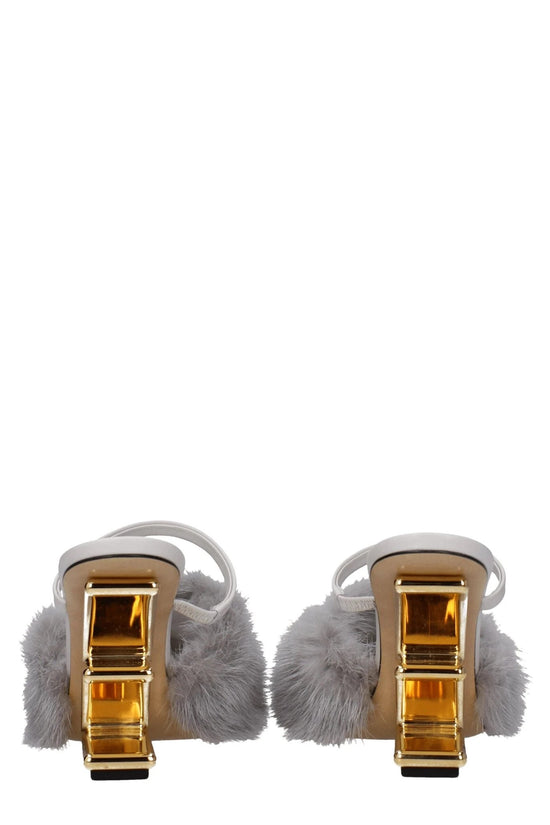 Fendi Graue Pantoffeln aus Nerz by Fendi
