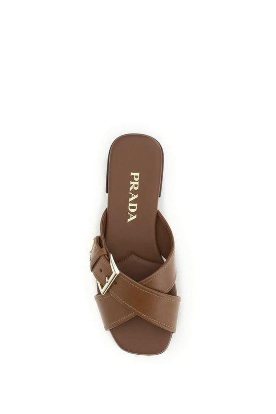 Prada Triangle Ledersandalen Dunkelbraun Glänzend | ELORÉ by Prada