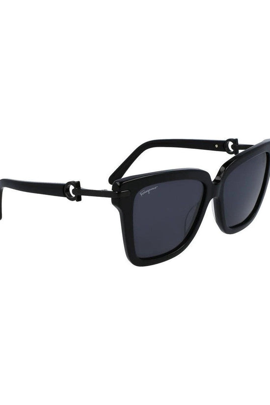 Salvatore Ferragamo Sonnenbrille Schwarz | ELORÉ by Ferragamo