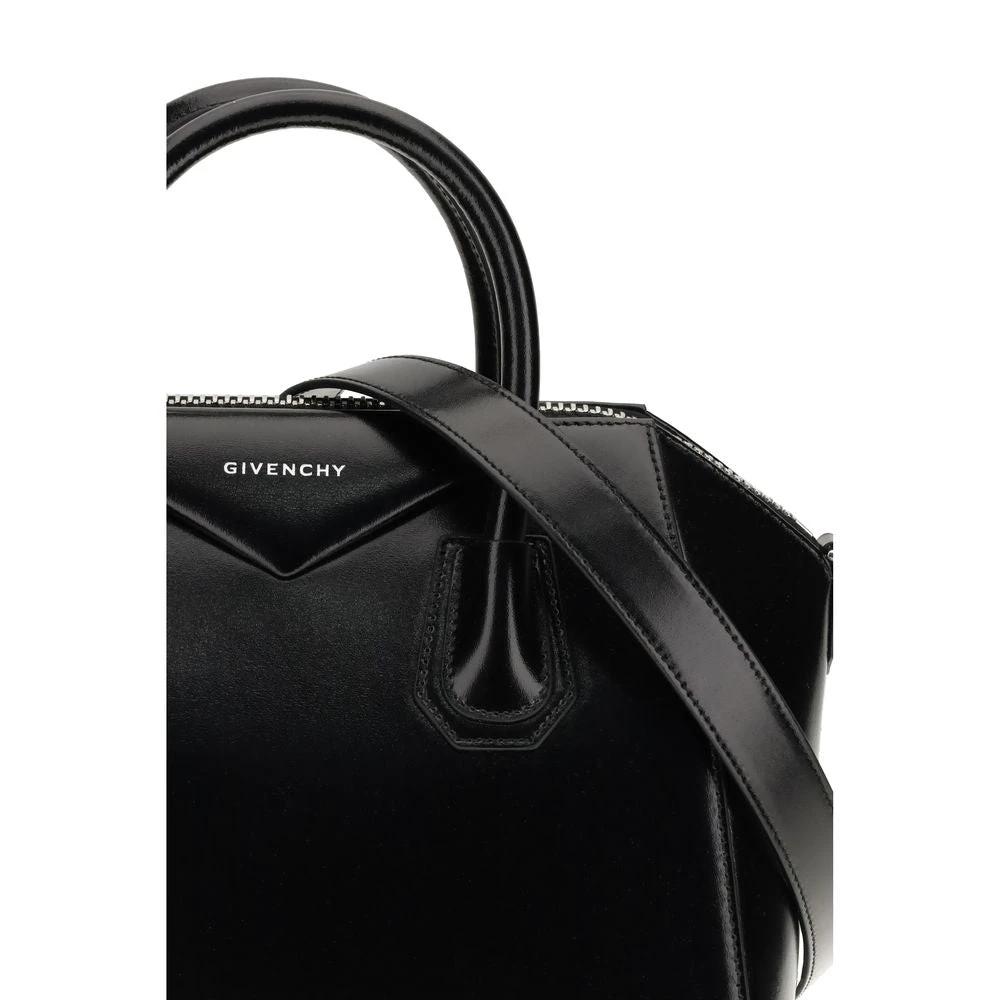 Givenchy Schwarze Kalbsleder-Bos-Taurus-Handtasche by Givenchy
