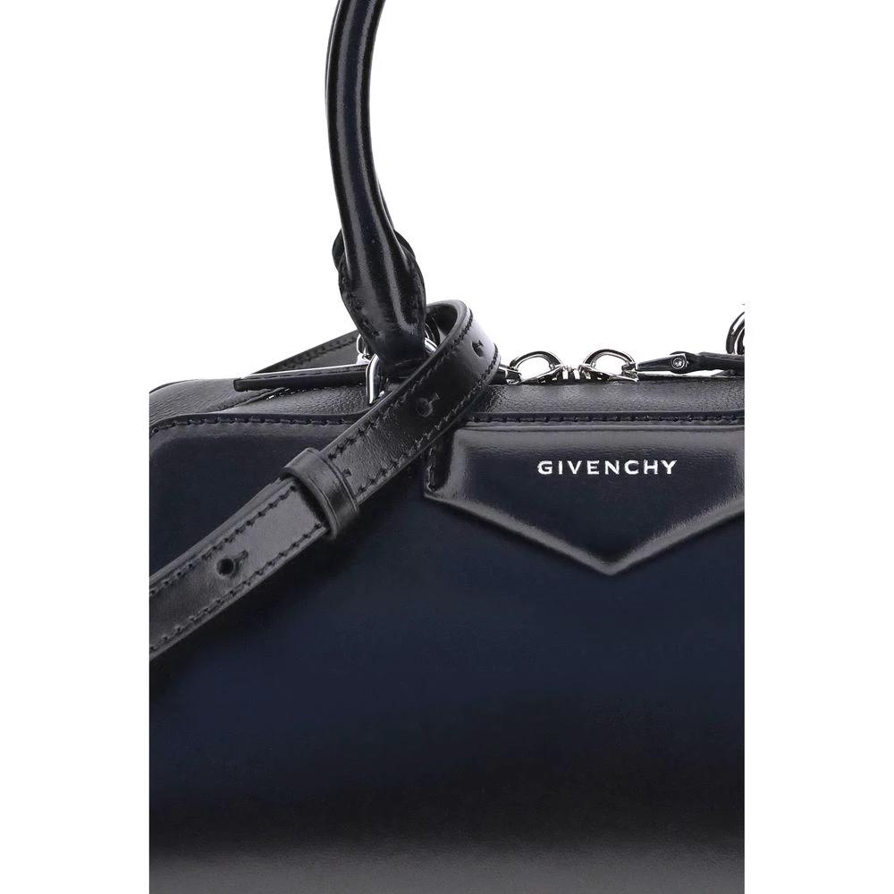 Givenchy Schwarze Kalbsleder Bos Taurus Handtasche by Givenchy