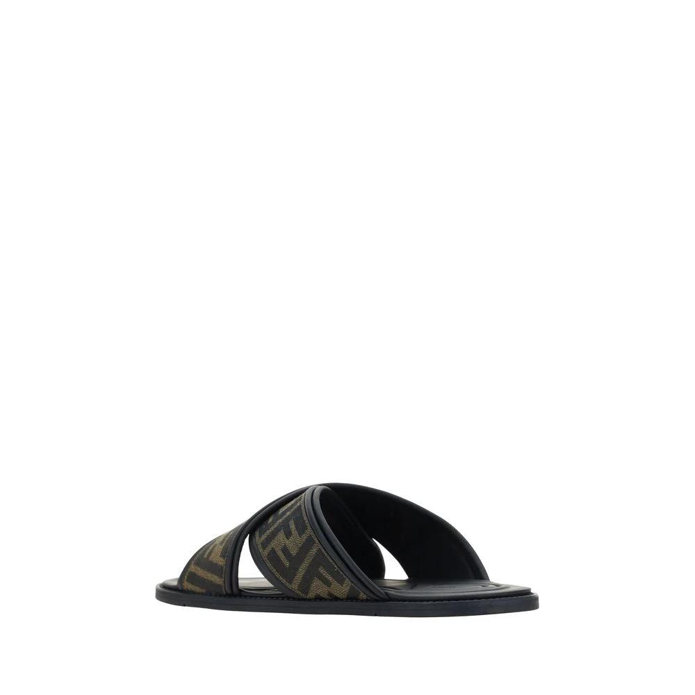 Fendi Schwarze Bos Taurus Kalbsleder-Sandalen by Fendi