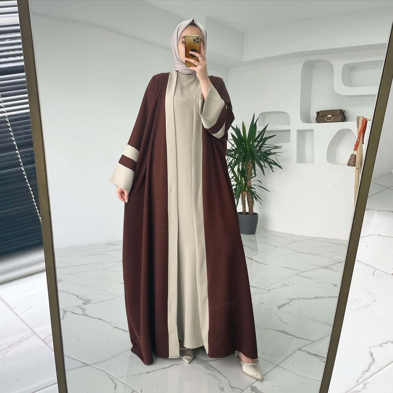 Braunes Zweiteiliges Abaya Set Langes Kleid Und Lange Jacke Damen in klassischem Stil für moderne Damenmode und Streetwear