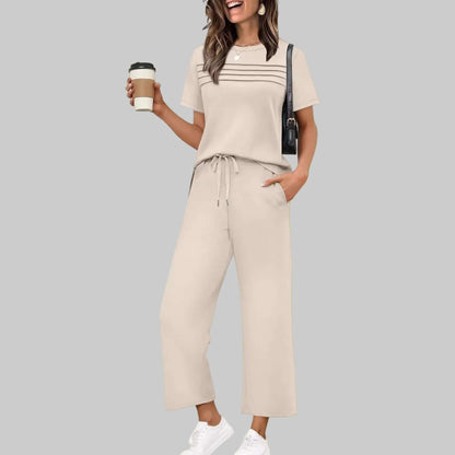 Zweiteiliges Sommeroutfit Für Reise Und Urlaub Mit Kurzarm Casual Set in beige für lässige Damenmode, ideal für Reisen und Freizeit.