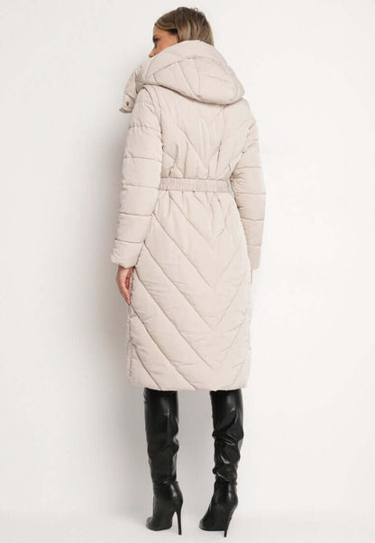 Daunenjacke Warm Isolierte Winterjacke Für Damen Outdoor Geeignet in elegantem Beige mit Taillengürtel, modernem Design.