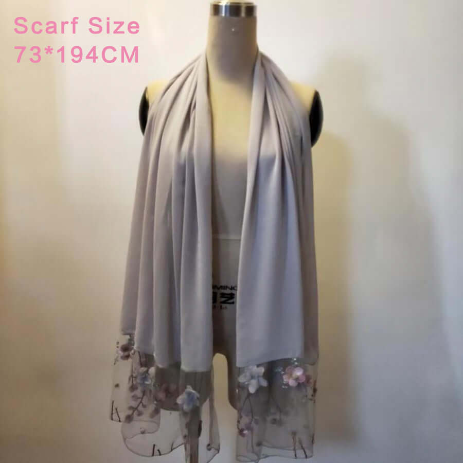 Hijab Atmungsaktives Polyester Kopftuch Für Muslimas Street Style in elegantem Grau mit floralem Design, hochwertig für Damenmode.